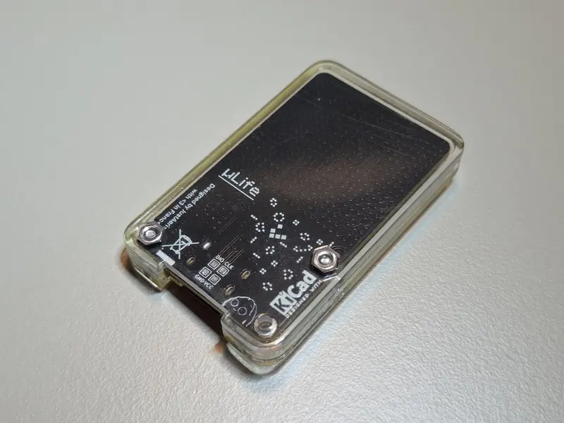 Fully assembled board with its case (back)